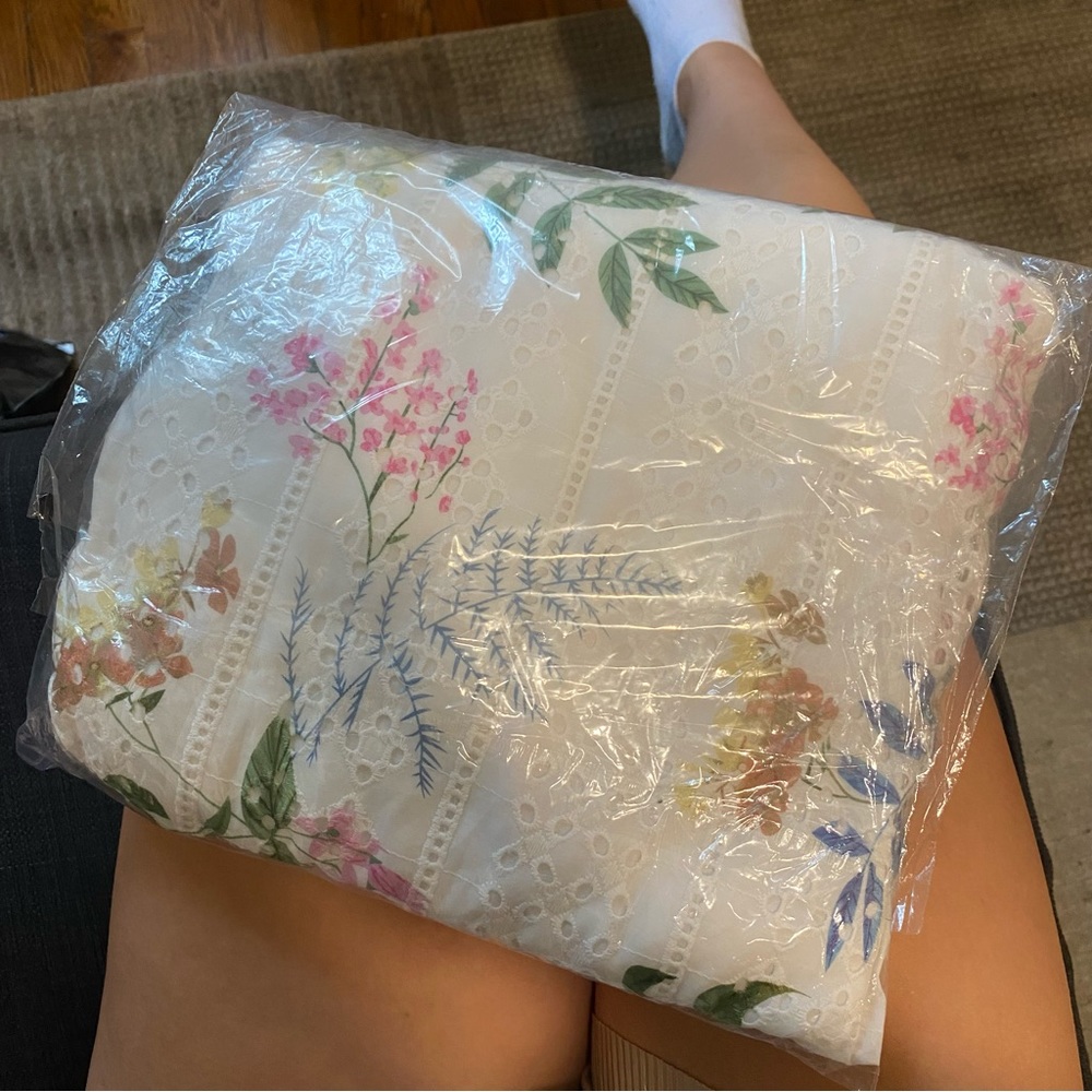 Lulu’s Sweet At Heart White Floral Embroidered Two-Piece Midi Dress NWT UNOPENED - Picture 6 of 7